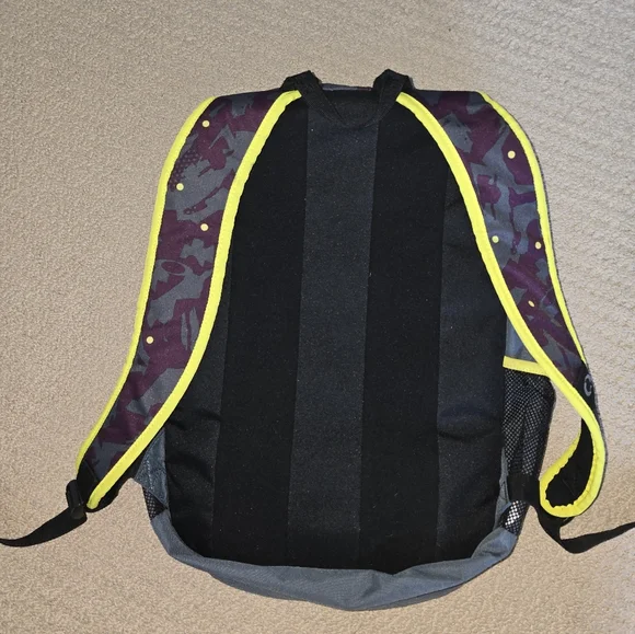 Oakley Backpack - Picture 2 of 5